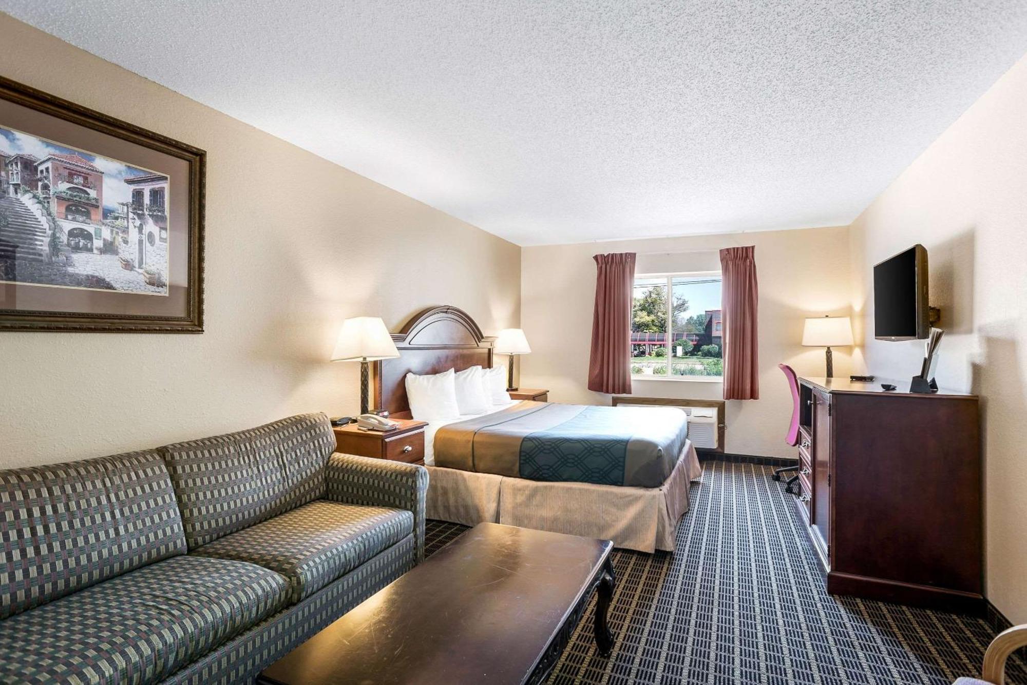 Rodeway Inn Cedar Rapids Εξωτερικό φωτογραφία