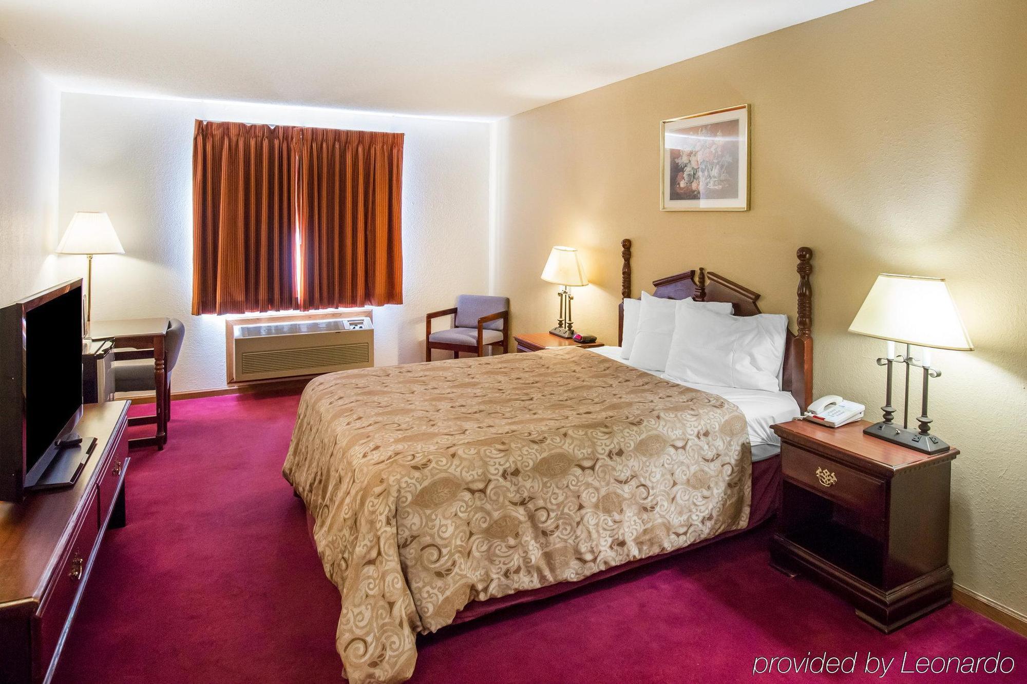 Rodeway Inn Cedar Rapids Εξωτερικό φωτογραφία
