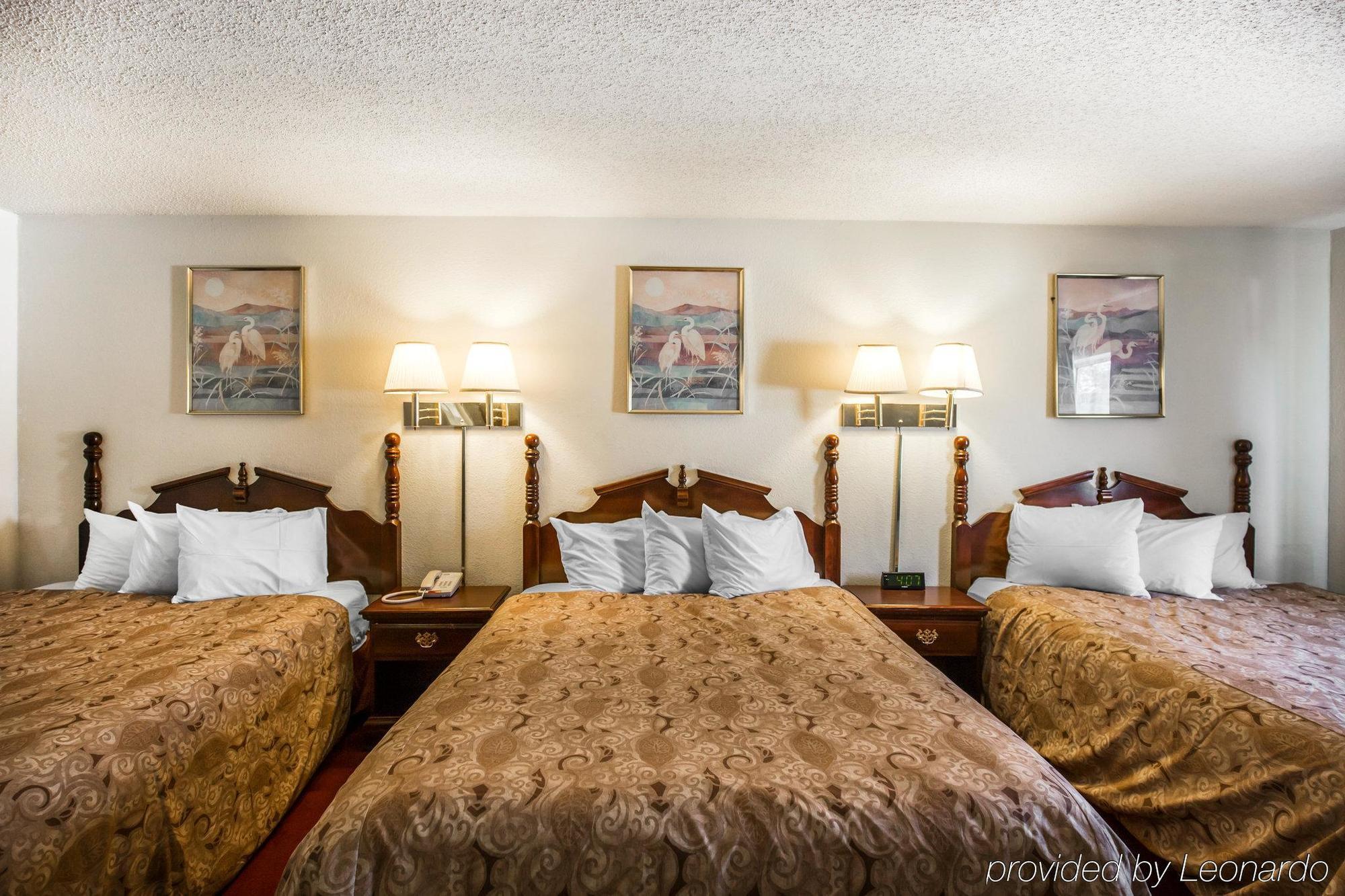 Rodeway Inn Cedar Rapids Εξωτερικό φωτογραφία